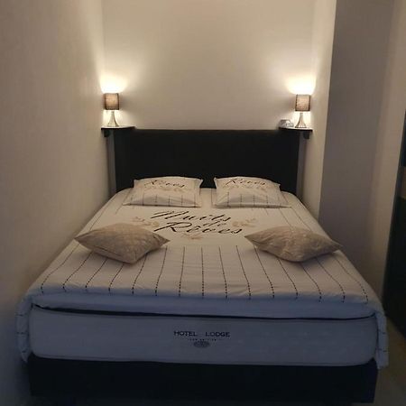 Appartement Cosy Proche De L'Aeroport T R A N S F E R T Sur Demande サン＝ドニ エクステリア 写真